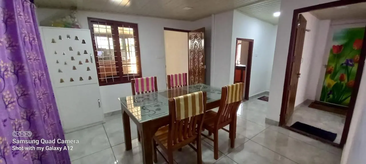 Bed & Breakfast Perumaal Homestay Munnar
